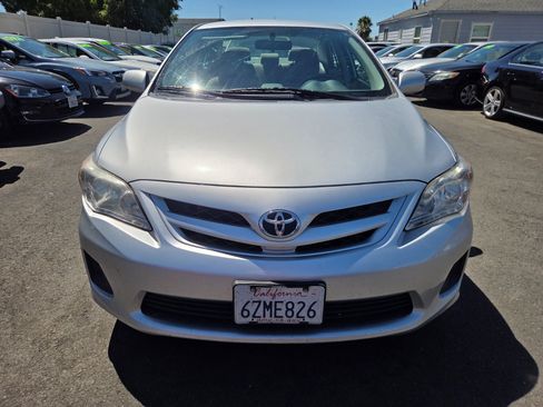 Used 2013 Toyota Corolla LE FWD image 6