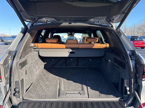 Used 2025 BMW X5 xDrive40i w/ M Sport Package image 19