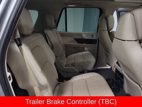 Used 2020 Lincoln Navigator Reserve w/ Luxury Package RWD image 23