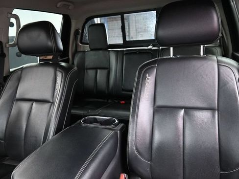 Used 2016 Nissan Titan PRO-4X w/ Pro-4x Convenience Package AWD/4WD image 15