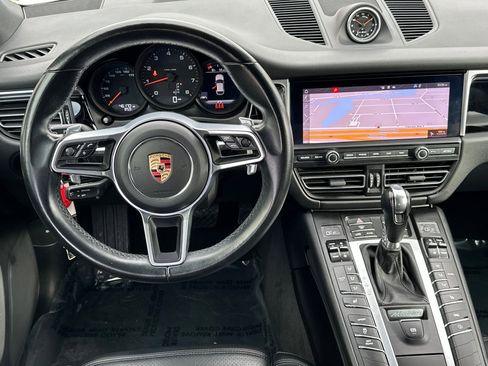 Used 2020 Porsche Macan image 16