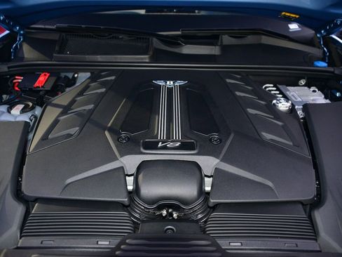 Used 2023 Bentley Bentayga Extended Wheelbase image 22