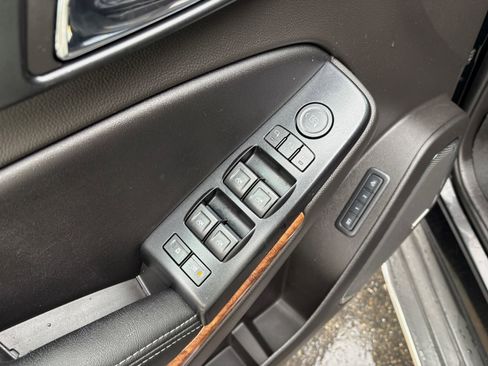 Used 2015 Chevrolet Suburban LTZ image 16