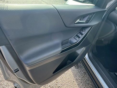 New 2026 Chevrolet Equinox LT image 11