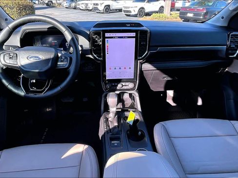 Used 2025 Ford Ranger Lariat w/ Chrome Accent Package image 14