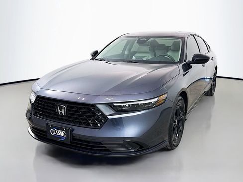 New 2025 Honda Accord SE image 3