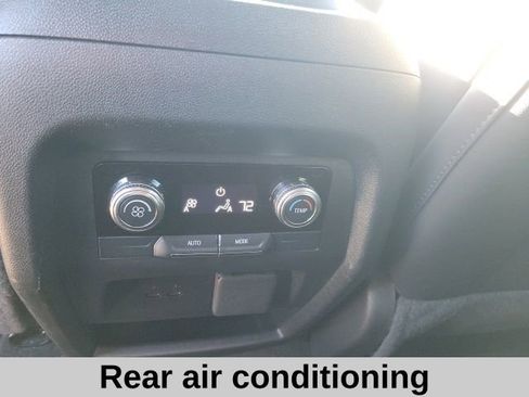 Used 2024 GMC Acadia Elevation image 6