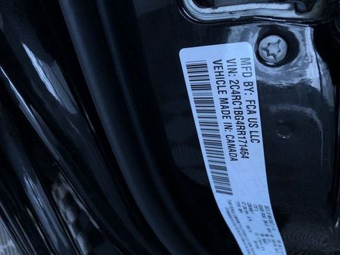 Used 2024 Chrysler Pacifica Touring-L image 32