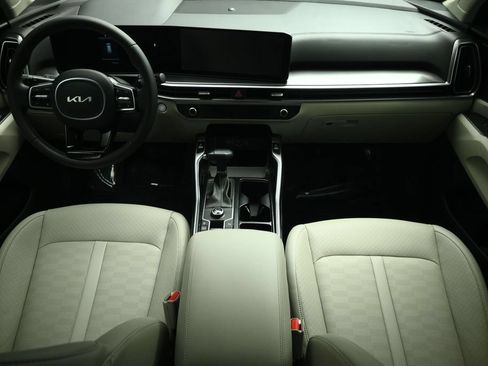 Certified 2025 Kia Sorento S FWD image 35