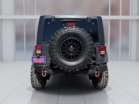 Used 2016 Jeep Wrangler Unlimited Rubicon w/ Connectivity Group AWD/4WD image 5