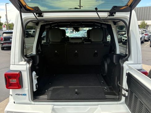 Used 2024 Jeep Wrangler High Altitude AWD/4WD image 29