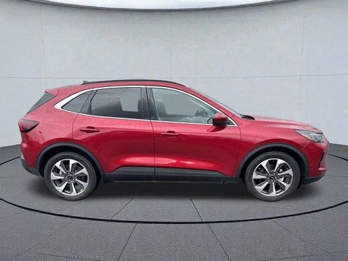 Used 2023 Ford Escape Platinum w/ Premium Technology Package image 5