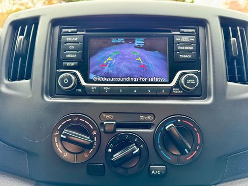 Used 2019 Nissan NV200 S image 13