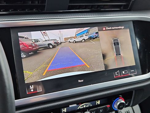 Used 2023 Audi Q3 2.0T Premium Plus w/ Premium Plus Package image 20