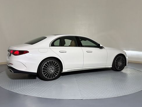 Used 2025 Mercedes-Benz E 350 Sedan image 9
