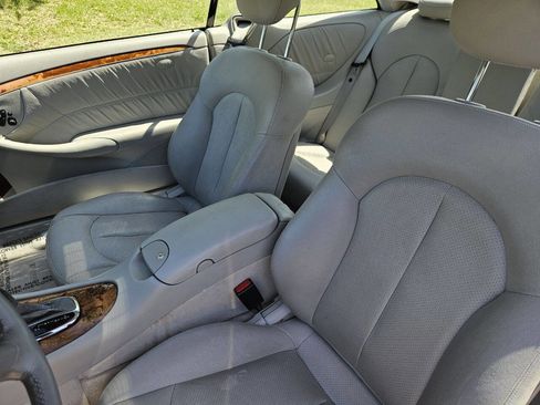Used 2005 Mercedes-Benz CLK 320 Coupe image 11