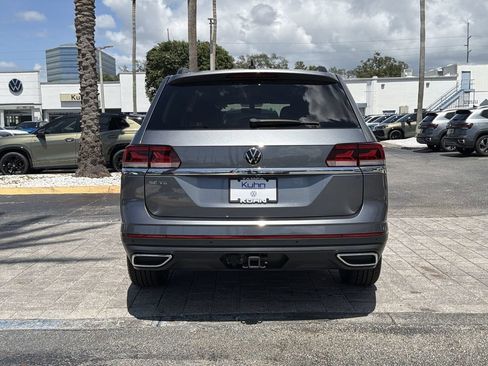 Used 2023 Volkswagen Atlas SE w/ Panoramic Sunroof Package FWD image 5