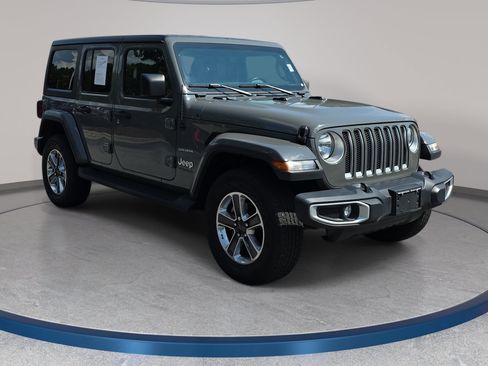 Used 2022 Jeep Wrangler Unlimited Sahara w/ Cold Weather Group AWD/4WD image 3