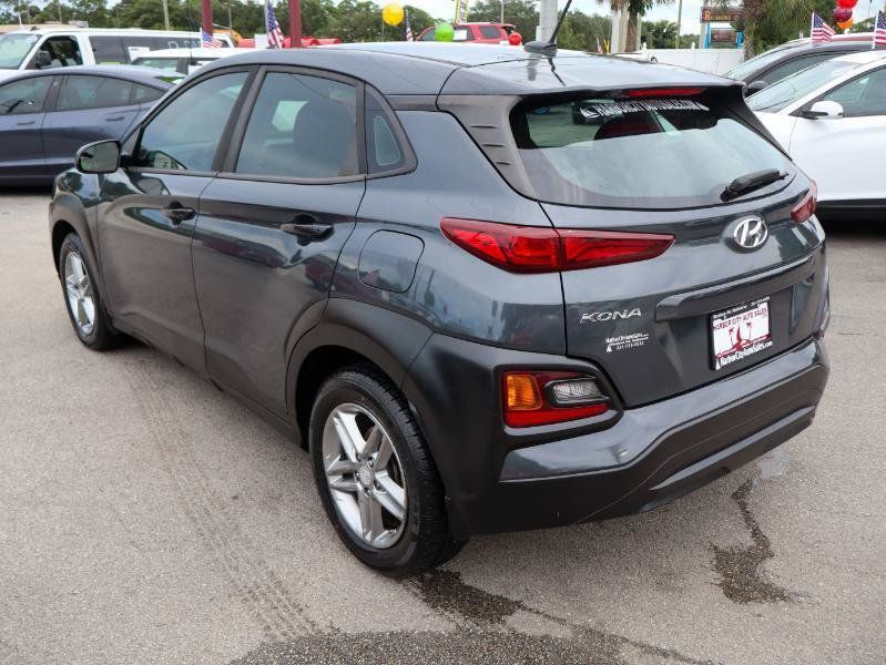 Used 2020 Hyundai Kona SE w/ Cargo Package FWD image 3