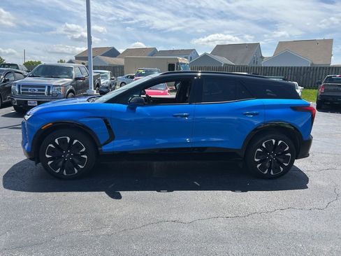 Used 2025 Chevrolet Blazer EV RS FWD image 2