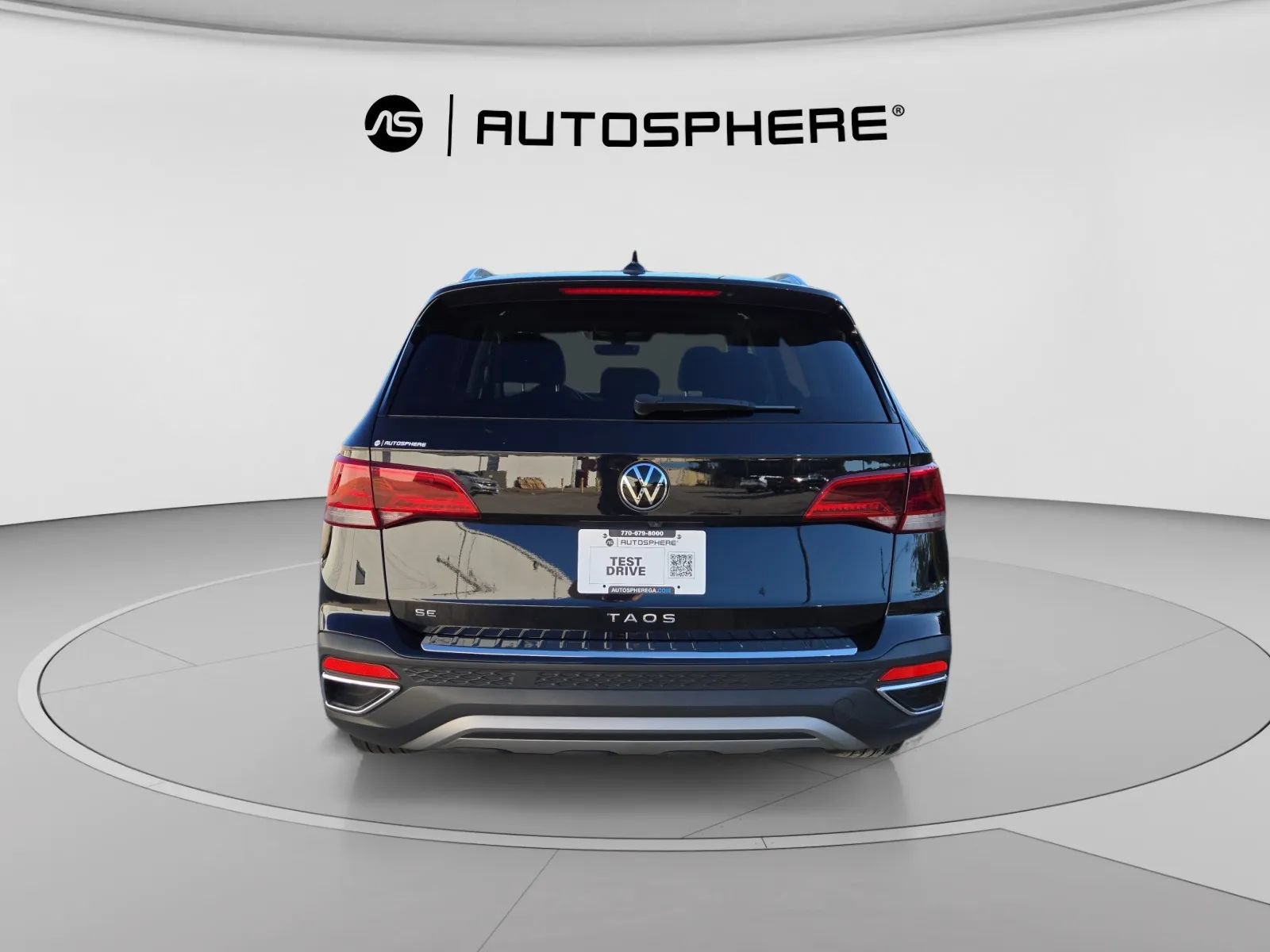 Used 2024 Volkswagen Taos SE w/ Panoramic Sunroof Package FWD image 7