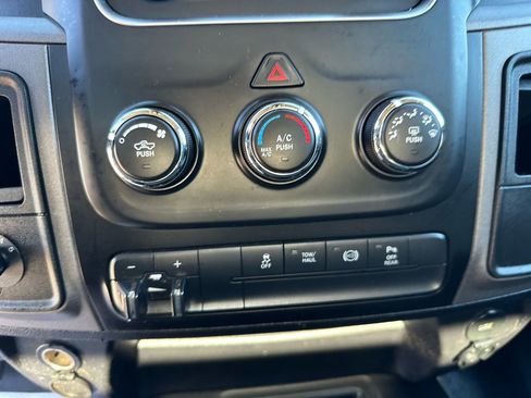 Used 2016 RAM 3500 Tradesman w/ Popular Equipment Group image 40