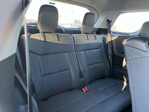 Used 2025 Ford Explorer Active w/ Active Comfort Package image 26