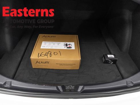 Used 2023 Tesla Model 3 Standard Range image 9