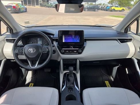 Used 2024 Toyota Corolla Cross LE image 19