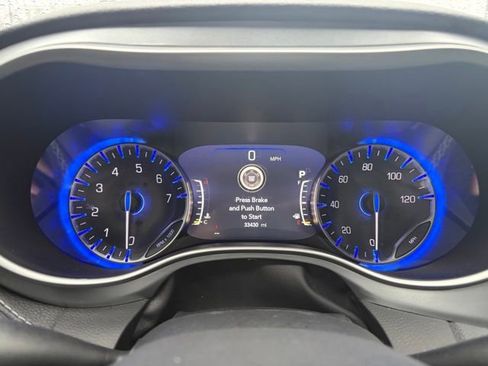 Used 2023 Chrysler Pacifica Touring-L w/ S Appearance Package image 5