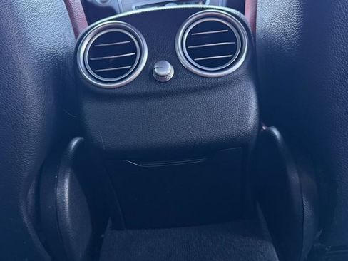Used 2018 Mercedes-Benz C 300 4MATIC Sedan image 40