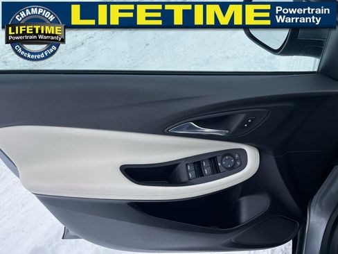 Used 2023 Buick Encore GX Preferred w/ Cold Weather Comfort Package image 17