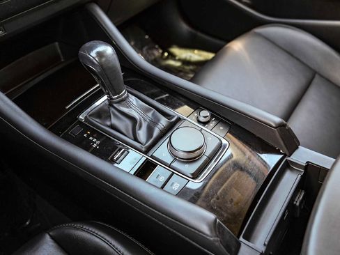 Used 2019 MAZDA MAZDA3 Sedan w/ Preferred Package image 22