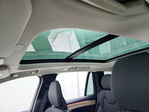 New 2026 Volvo XC90 T8 Plus image 18