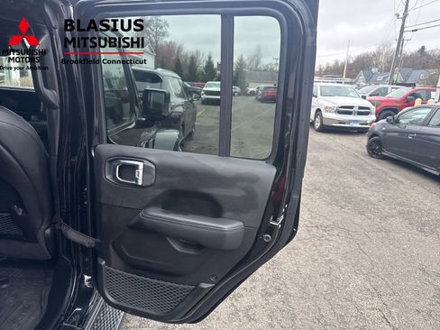 Used 2024 Jeep Wrangler High Altitude AWD/4WD image 27