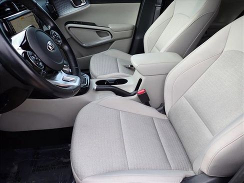 Used 2020 Kia Soul EX image 12