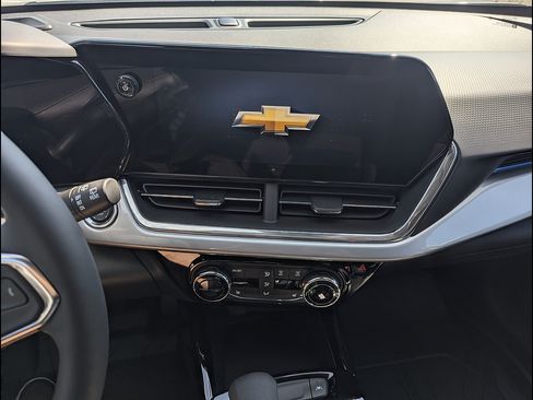 New 2026 Chevrolet Trax LT w/ Midnight Edition FWD image 22