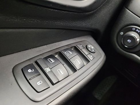 Used 2021 Jeep Cherokee Trailhawk w/ Sun, Sound & Nav Group AWD/4WD image 27