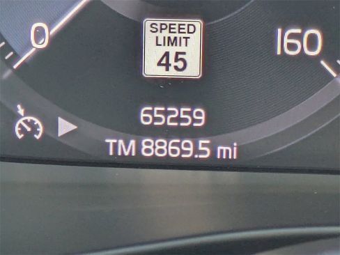 Used 2020 Volvo XC40 T5 R-Design w/ Protection Package Premier image 34