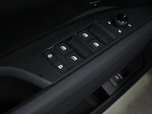 Used 2023 Audi e-tron GT Premium Plus image 24