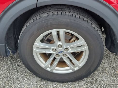 Used 2023 Ford Explorer XLT w/ Equipment Group 202A RWD image 8