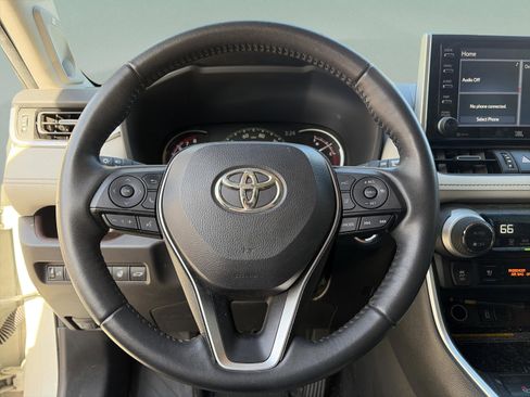 Used 2021 Toyota RAV4 Limited image 9