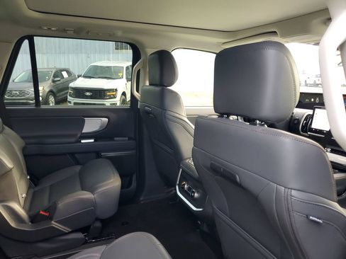 New 2025 Ford Expedition Active RWD image 31
