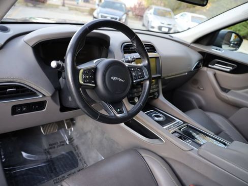 Used 2018 Jaguar F-PACE R-Sport AWD/4WD image 17