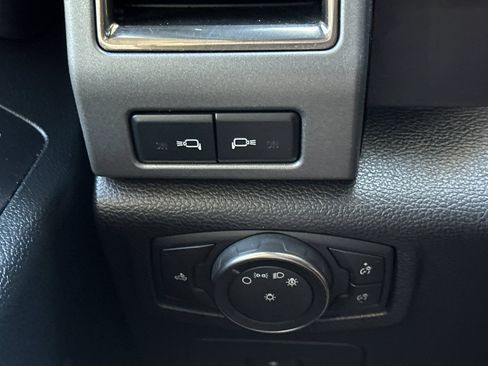 Used 2018 Ford F150 Raptor w/ Equipment Group 802A Luxury AWD/4WD image 34