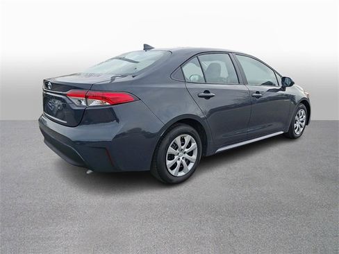 Used 2025 Toyota Corolla LE image 4