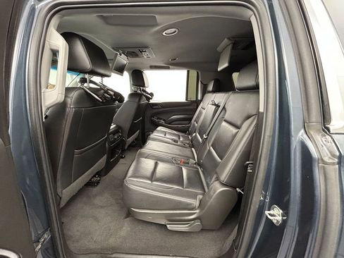 Used 2020 Chevrolet Suburban LT RWD image 37