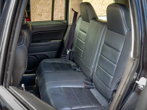 Used 2015 Jeep Patriot High Altitude FWD image 9