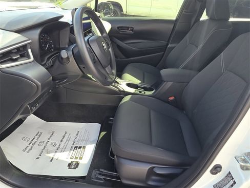 Used 2025 Toyota Corolla LE image 24