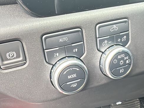 Certified 2024 GMC Sierra 1500 Elevation AWD/4WD image 10